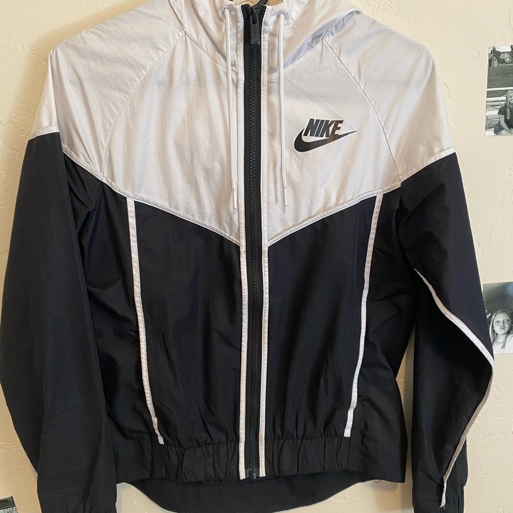 nike windbreaker